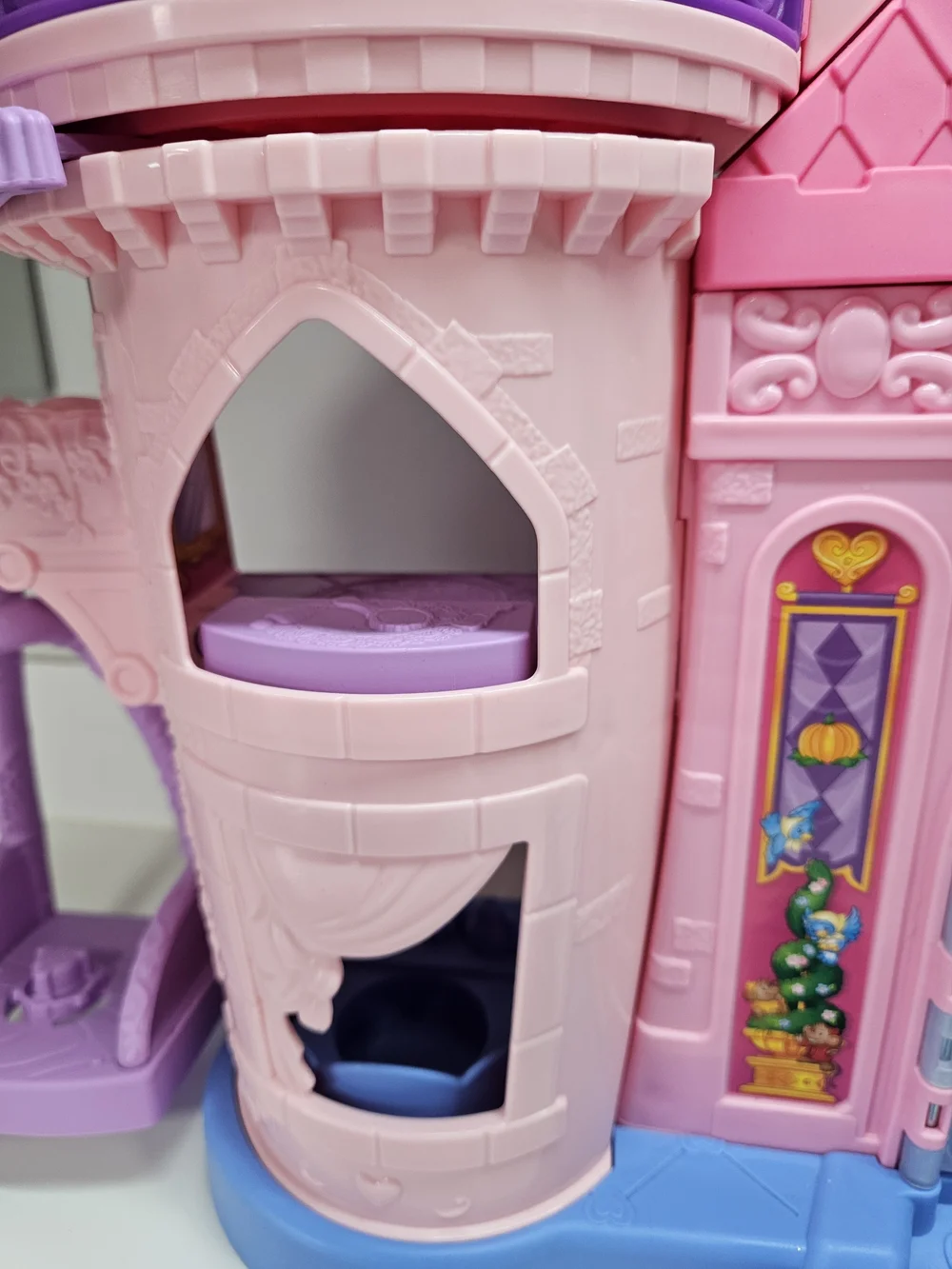 Little People Disney Princess Magical Lights & Dancing Castle Fisher-Price